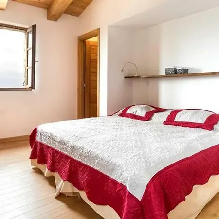 Sleeps 4 Air Con Wifi Casa vacanze *